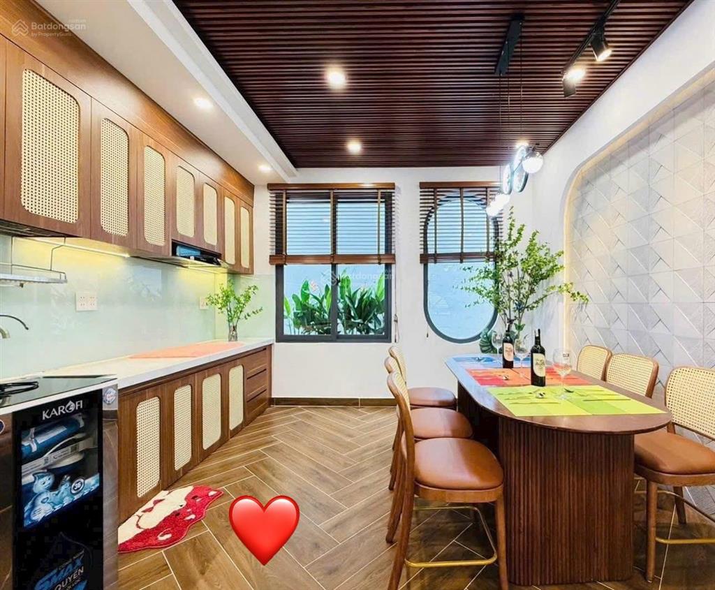 Bán nhà cho thuê sẵn 27 triệu ngay nguyễn văn thủ  quận 1.giá 4tỷ5/84.9m2 gần công viên lê văn tám