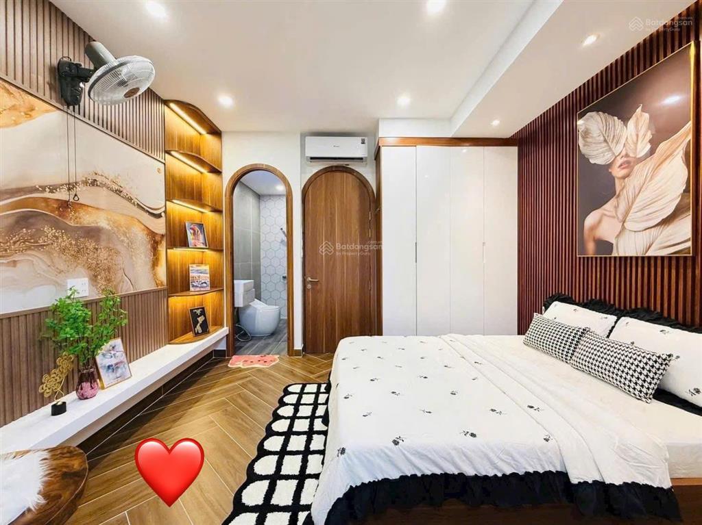 Bán nhà cho thuê sẵn 27 triệu ngay nguyễn văn thủ  quận 1.giá 4tỷ5/84.9m2 gần công viên lê văn tám