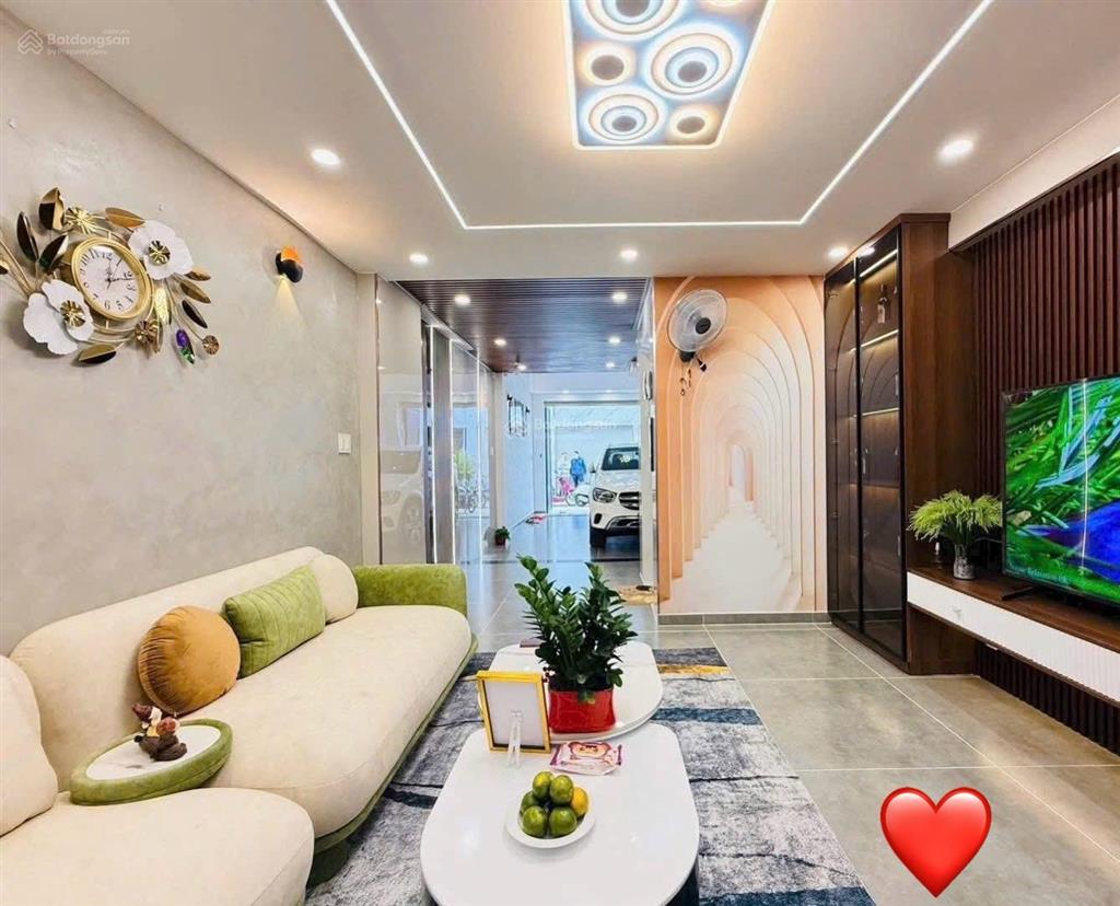 Bán nhà cho thuê sẵn 27 triệu ngay nguyễn văn thủ  quận 1.giá 4tỷ5/84.9m2 gần công viên lê văn tám