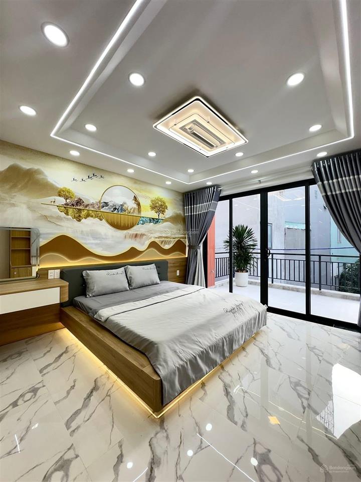 Thiện chí bán nhà lê thị hồng gấm quận 1. giá 3tỷ8/75.2m2 cho thuê 26triệu. gần ga metro bến thành