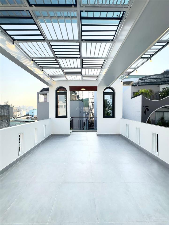 Thiện chí bán nhà lê thị hồng gấm quận 1. giá 3tỷ8/75.2m2 cho thuê 26triệu. gần ga metro bến thành