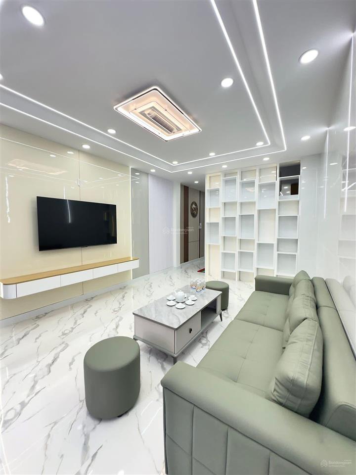 Thiện chí bán nhà lê thị hồng gấm quận 1. giá 3tỷ8/75.2m2 cho thuê 26triệu. gần ga metro bến thành