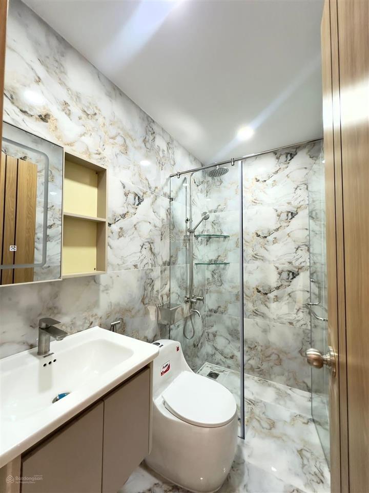 Thiện chí bán nhà lê thị hồng gấm quận 1. giá 3tỷ8/75.2m2 cho thuê 26triệu. gần ga metro bến thành