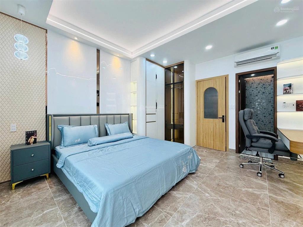 Chú tám bán nhà hoà hưng quận 10. dt 73.4m2 đang cho thuê 28triệu. gần tiểu học lê thị riêng