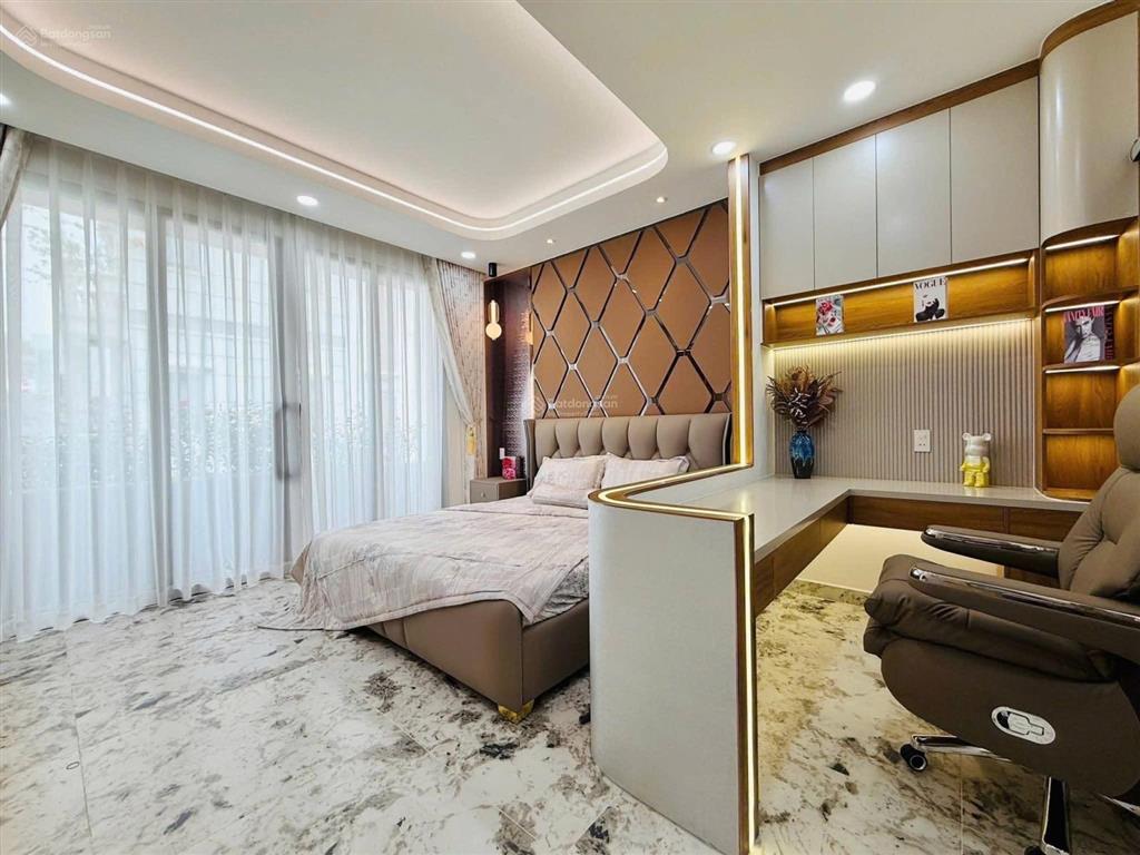 Chú tám bán nhà hoà hưng quận 10. dt 73.4m2 đang cho thuê 28triệu. gần tiểu học lê thị riêng