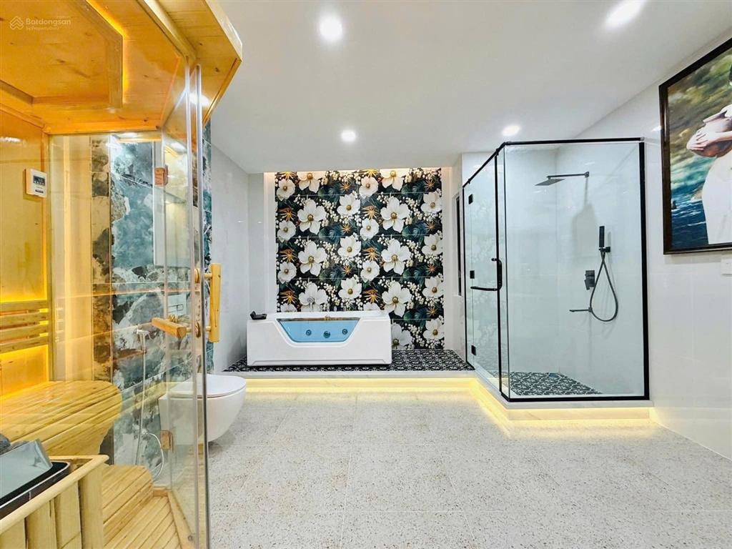 Chú tám bán nhà hoà hưng quận 10. dt 73.4m2 đang cho thuê 28triệu. gần tiểu học lê thị riêng