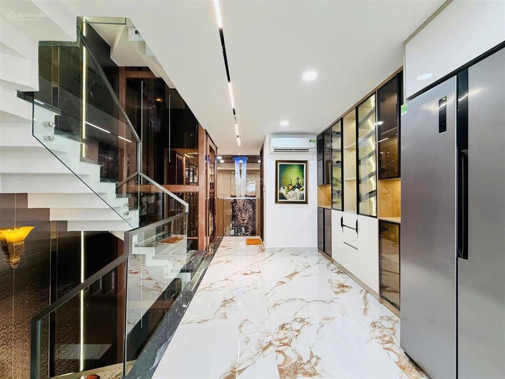 Chú tám bán nhà hoà hưng quận 10. dt 73.4m2 đang cho thuê 28triệu. gần tiểu học lê thị riêng