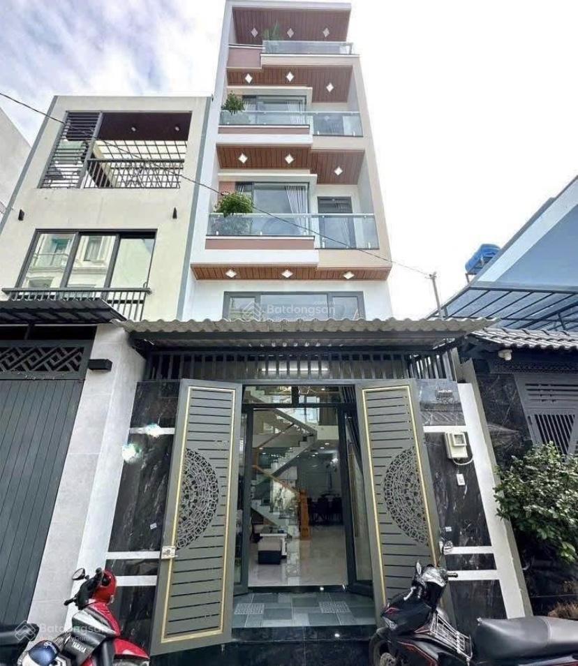 Nhà cho thuê 23 triệu ngay đỗ ngọc thạnh  quận 5.giá 3tỷ2/73.3m2(4m x 18.3m) gần chợ kim biên