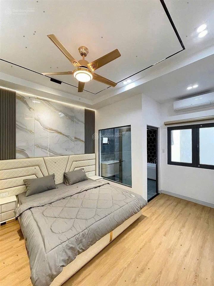 Nhà huỳnh khương ninh  quận 1. giá 3tỷ800/72.4m2 đang cho thuê 26 triệu. gần công viên lê văn tám