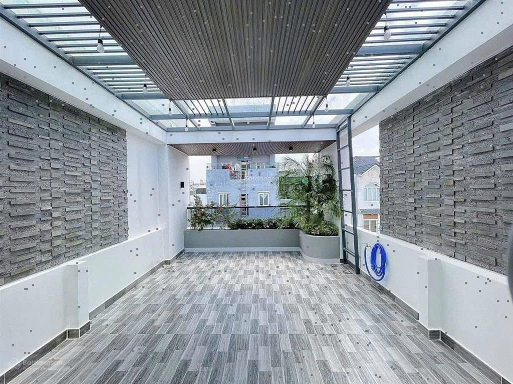 Nhà huỳnh khương ninh  quận 1. giá 3tỷ800/72.4m2 đang cho thuê 26 triệu. gần công viên lê văn tám