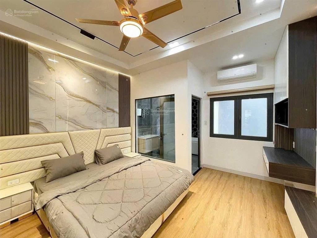 Nhà huỳnh khương ninh  quận 1. giá 3tỷ800/72.4m2 đang cho thuê 26 triệu. gần công viên lê văn tám