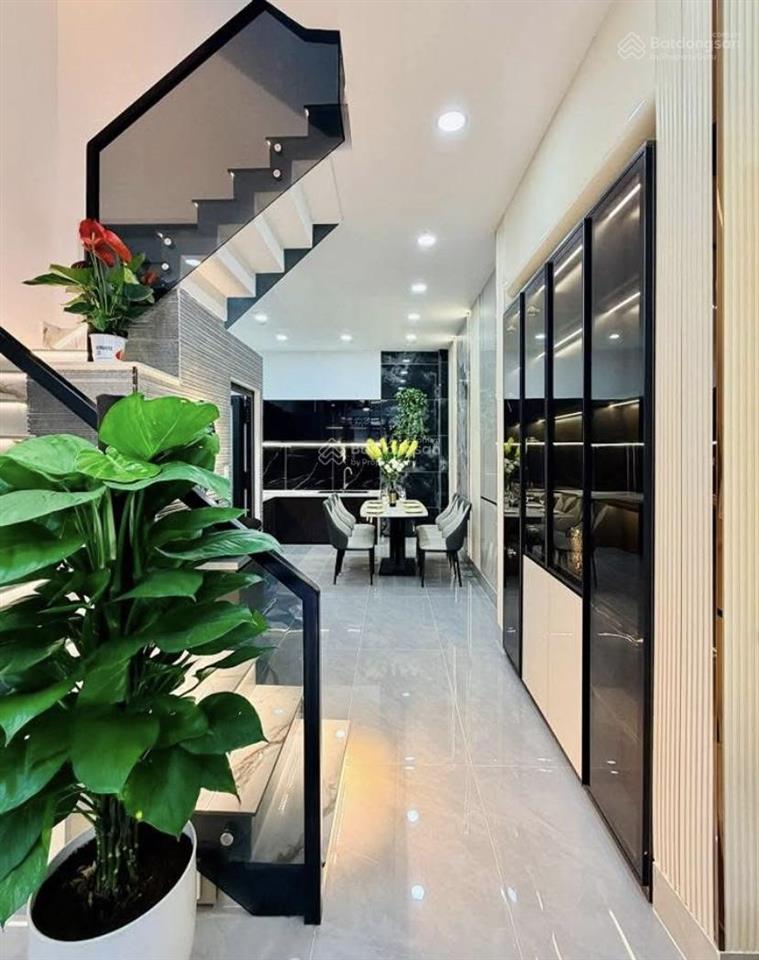 Siêu phẩm phạm ngọc thạch  quận 3 đang cho thuê 22triệu. giá 3tỷ7/72.5m2 gần hồ con rùa