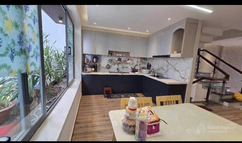 Nhà đang cho thuê 26 triệu ngay võ văn tần  quận 3. 73.8 m² gần công viên tao đàn