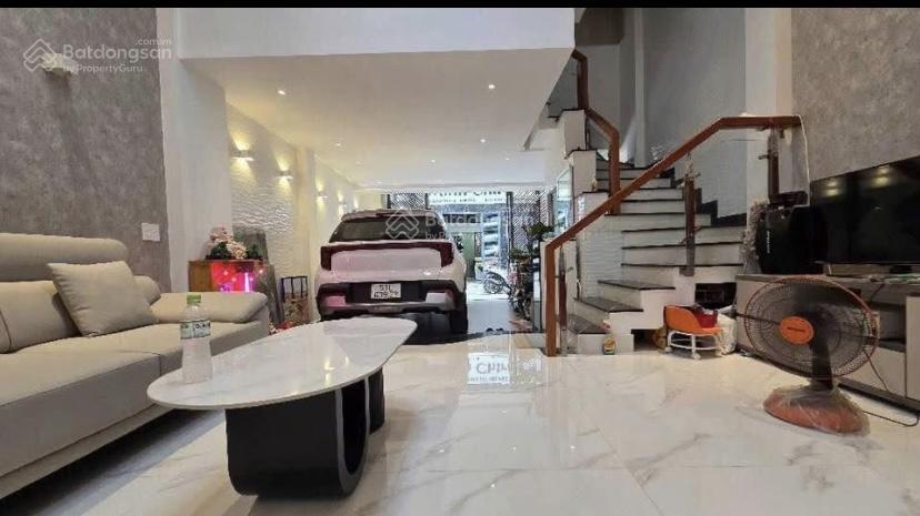 Nhà đang cho thuê 26 triệu ngay võ văn tần  quận 3. 73.8 m² gần công viên tao đàn