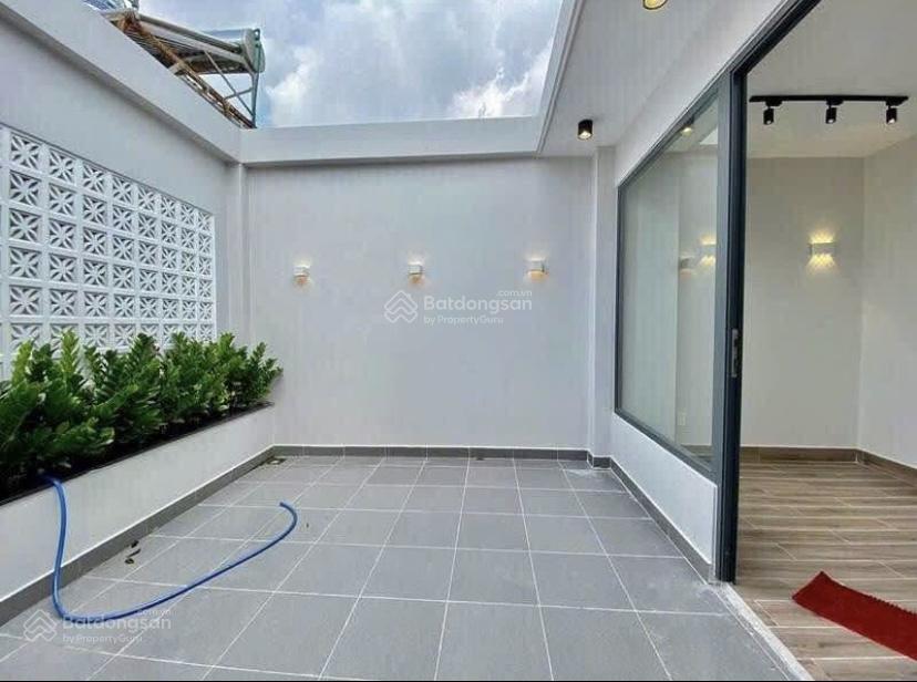 Nhà đang cho thuê 26 triệu ngay võ văn tần  quận 3. 73.8 m² gần công viên tao đàn