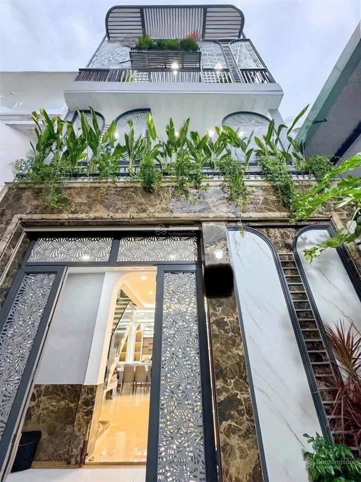 Siêu phẩm nhà cô giang  phú nhuận. 72.8m2 đang cho thuê 23triệu. gần đường phan đình phùng