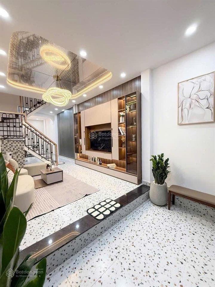 Bán nhà cho thuê 28triệu ngay phan ngữ p.đa kao quận 1.giá 3tỷ7/72.7m2, gần công viên lê văn tám