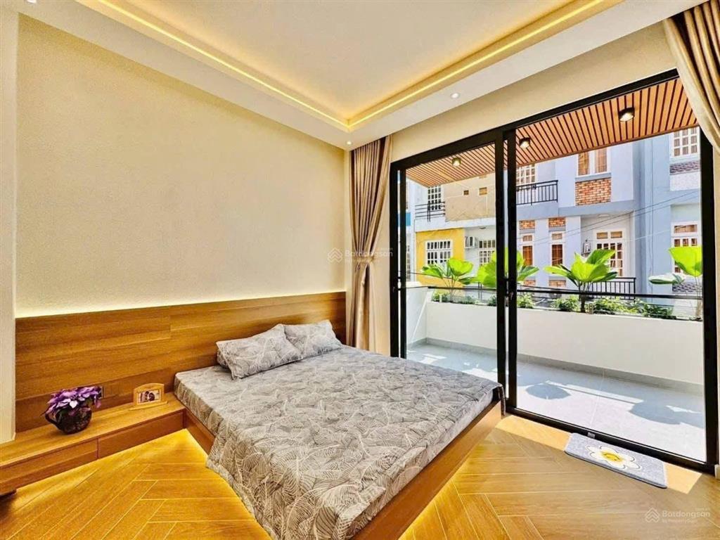 Nhà cho thuê 22 triệu ngay nguyễn thành ý  quận 1.giá 3tỷ7/72.8m2 gần tiểu học đinh tiên hoàng