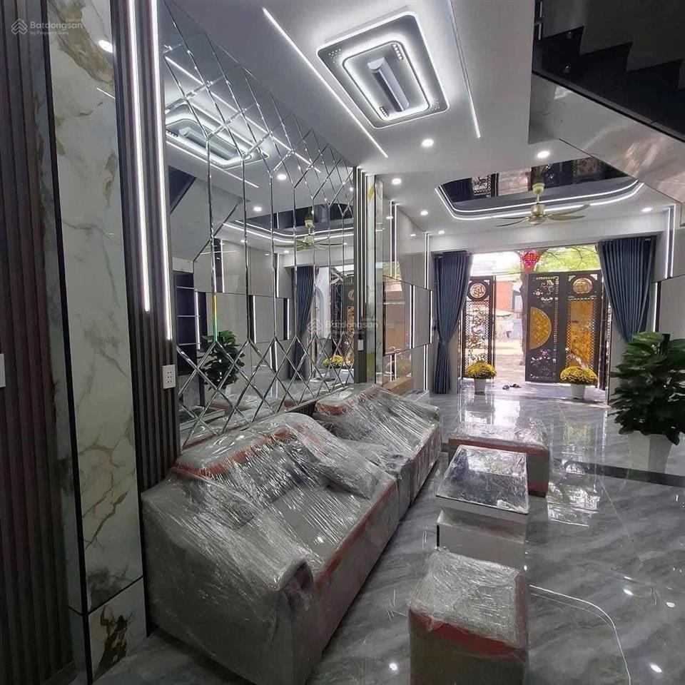 Nhà ngay làng tăng phú quận 9. giá 3tỷ/73.2m2 đang cho thuê 19triệu. gần ký túc xá đh giao thông