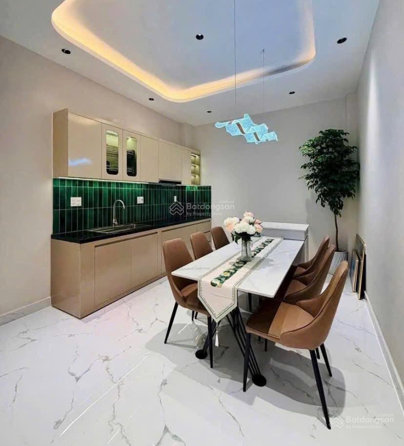 Nhà đường hiệp bình  tp. thủ đức. giá 2tỷ870/72.8m2 đang cho thuê 18triệu. gần gigamall