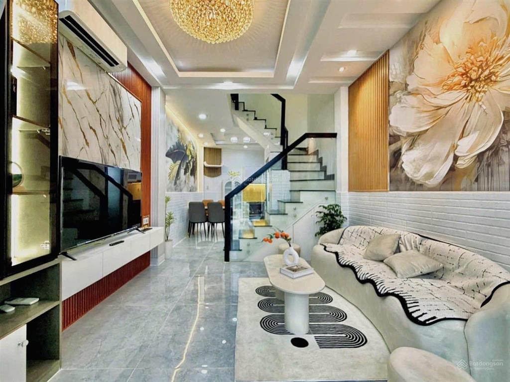 Nhà đường 6m ngay nguyễn văn nguyễnquận 1.giá 3tỷ550/73.6m2 đang cho thuê 22triệu.gần chợ tân định