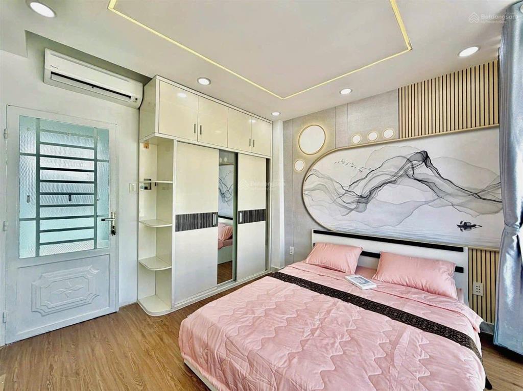 Nhà đường 6m ngay nguyễn văn nguyễnquận 1.giá 3tỷ550/73.6m2 đang cho thuê 22triệu.gần chợ tân định