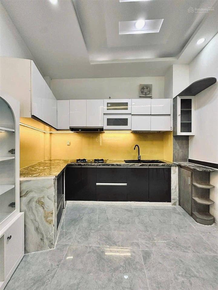 Nhà đường 6m ngay nguyễn văn nguyễnquận 1.giá 3tỷ550/73.6m2 đang cho thuê 22triệu.gần chợ tân định