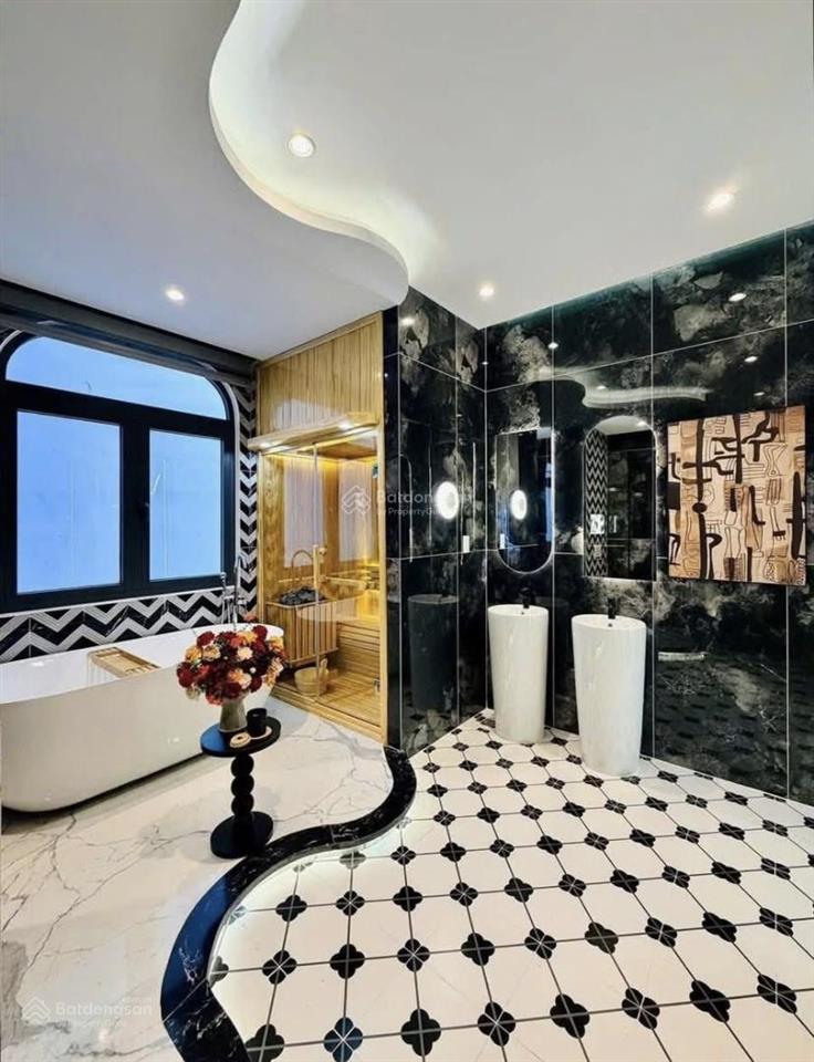 Nhà cho thuê 26triệu ngay nguyễn huy tự quận 1. giá 4tỷ880/80,5m2 gần cầu bông