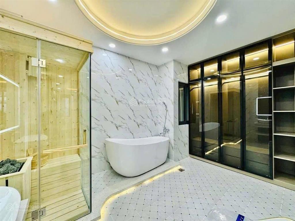 Nhà ngộp 3tỳ6/72,3m2 ngay phùng văn cung  phú nhuận cho thuê 22 triệu. gần co. op mart rạch miễu