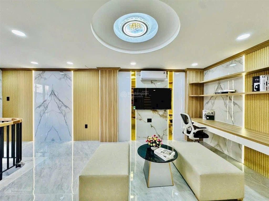 Bán nhà ngay đặng tất quận 1. giá 4tỷ8/80.5m2 đang cho thuê 25triệu. gần chợ tân định
