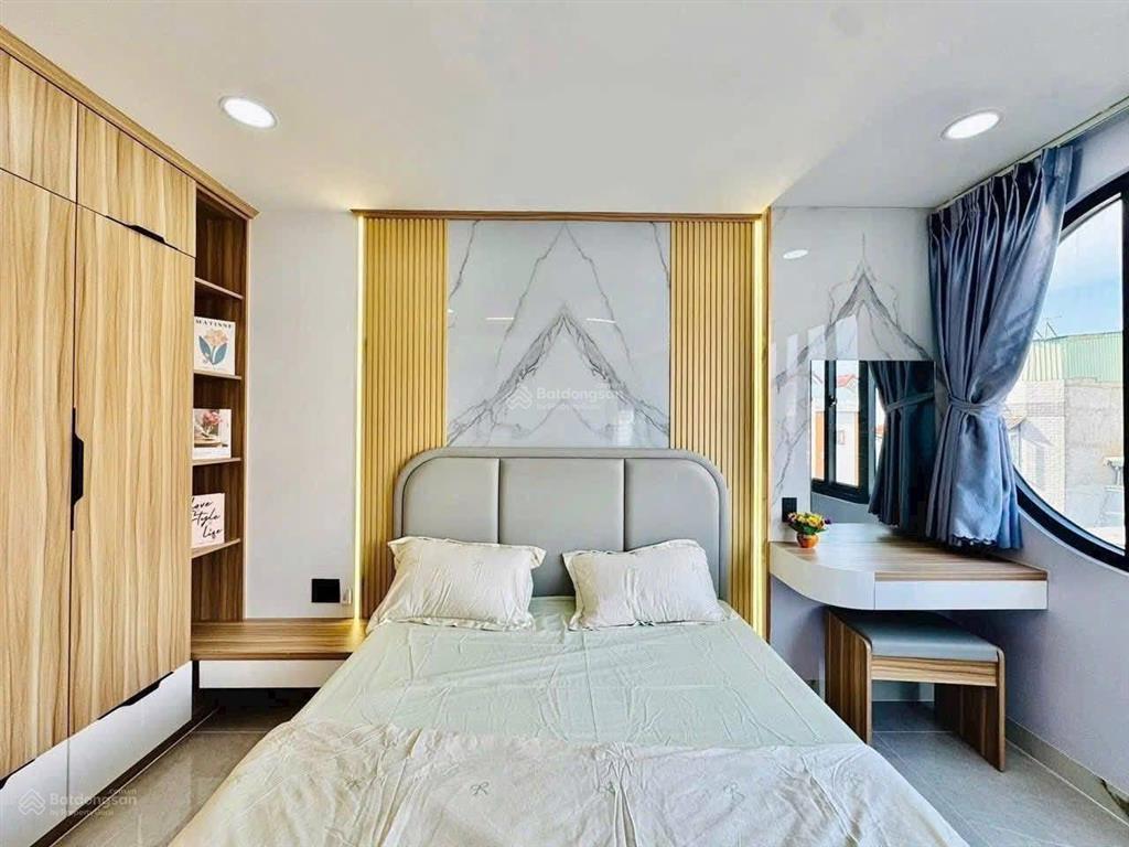 Bán nhà ngay đặng tất quận 1. giá 4tỷ8/80.5m2 đang cho thuê 25triệu. gần chợ tân định