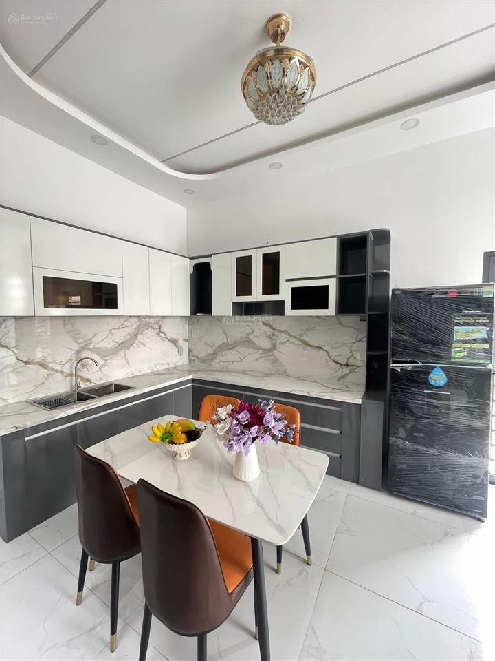 Nhà ngay lý tế xuyên tp.thủ đức. giá 1tỷ770/53,7m2 đang cho thuê 12triệu.gần tiểu học đặng văn bất
