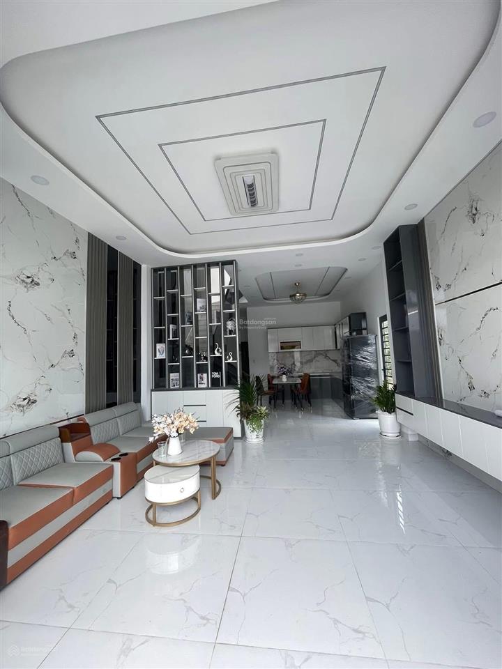 Nhà ngay lý tế xuyên tp.thủ đức. giá 1tỷ770/53,7m2 đang cho thuê 12triệu.gần tiểu học đặng văn bất