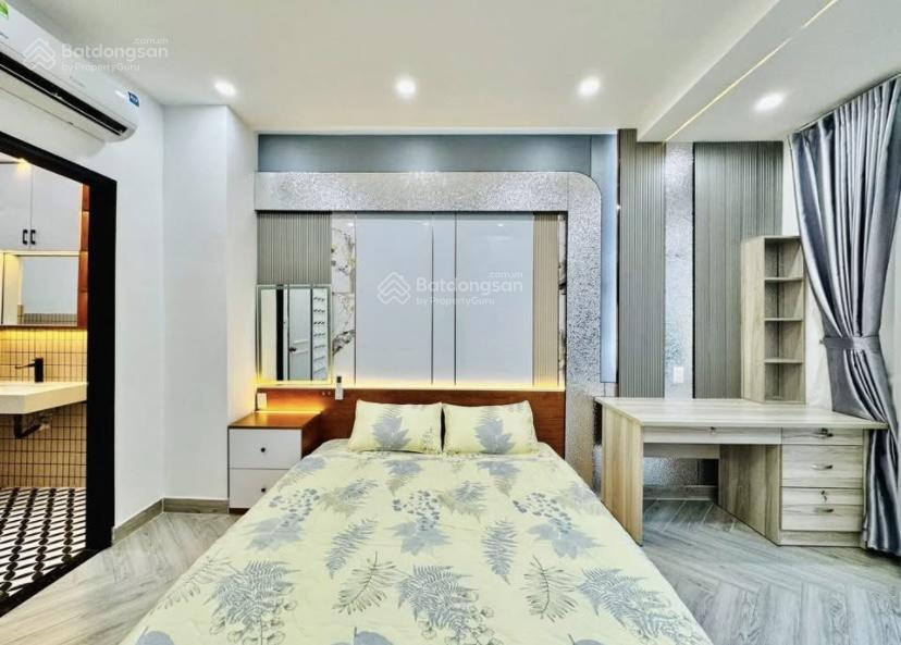 Nhà cho thuê 20triệu ngay cô giang quận 1. giá 3tỷ8/72.4m2 gần đại học văn lang