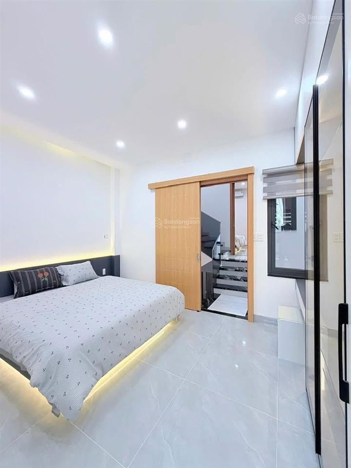 Chú hai bán nhà ngô thời nhiệm  q. 3. 73.6m2 cho thuê 28triệu. gần thpt nguyễn thị minh khai