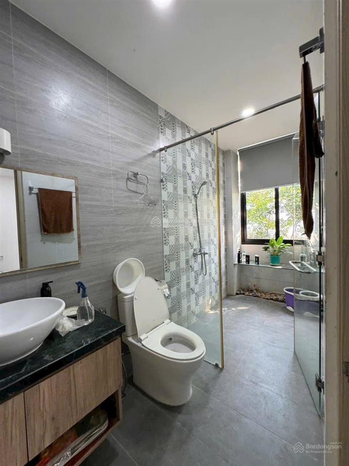 Nhà đường 6,5m ngay trần não  quận 2. dt 63.7m2 đang cho thuê 18tr. gần đh giao thông vận tải