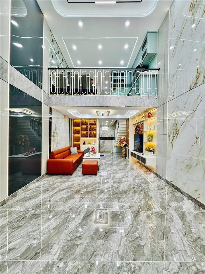 Nhà ngộp 71.7m² ngay cô giang  quận 1. đang cho thuê 25 triệu gần đại học văn lang