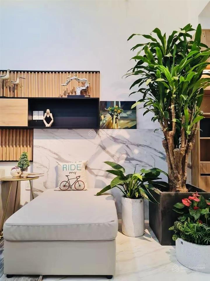 Chú út bán nhà nguyễn văn mai quận 3.giá 3tỷ5/74.9m2 đang cho thuê 20triệu. gần chợ tân định