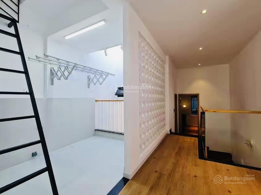Chú út bán nhà nguyễn văn mai quận 3.giá 3tỷ5/74.9m2 đang cho thuê 20triệu. gần chợ tân định