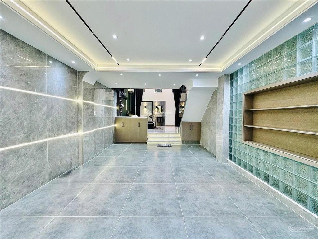 Nhà ngộp nguyễn đình chiểu  quận 1. 92.6m² đang cho thuê 30 triệu. gần cao đẳng kỹ thuật
