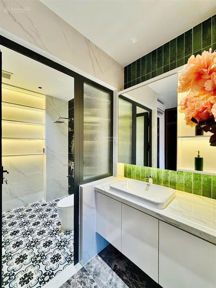 Cần vốn bán nhà cửu longp.15 quận 10. 75.4m2 đang cho thuê 26triệu. nằm khu cư xá bắc hải