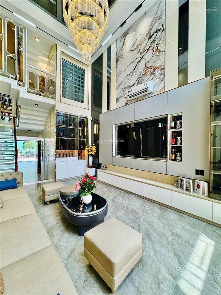 Cần vốn bán nhà cửu longp.15 quận 10. 75.4m2 đang cho thuê 26triệu. nằm khu cư xá bắc hải