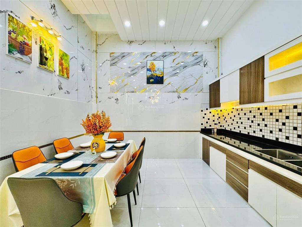 Nhà đường 6,5m ngay thạch thị thanh  quận 1. 82.4m2 đang cho thuê 25triệu. ngay chợ tân định