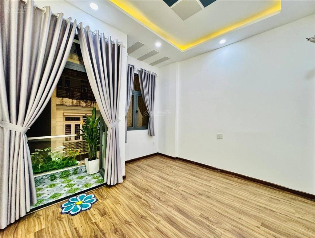 Nhà đường 6,5m ngay thạch thị thanh  quận 1. 82.4m2 đang cho thuê 25triệu. ngay chợ tân định