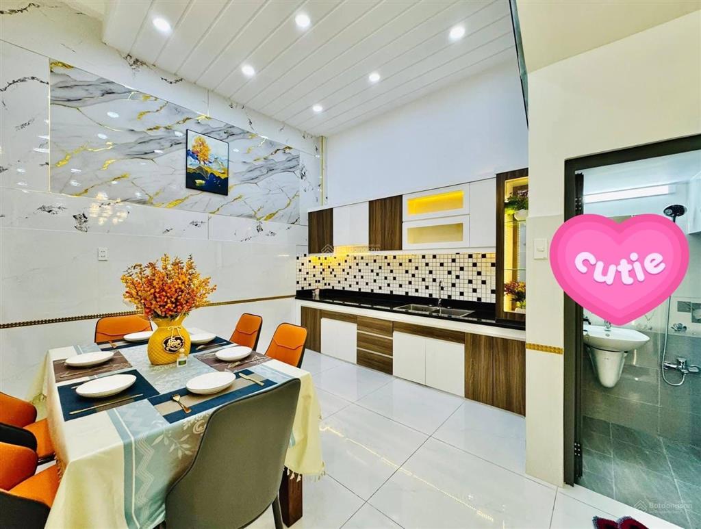 Nhà đường 6,5m ngay thạch thị thanh  quận 1. 82.4m2 đang cho thuê 25triệu. ngay chợ tân định