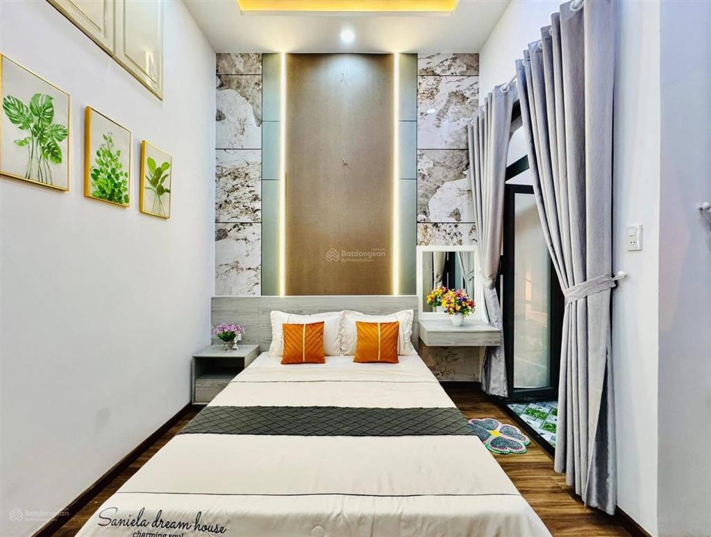 Nhà đường 6,5m ngay thạch thị thanh  quận 1. 82.4m2 đang cho thuê 25triệu. ngay chợ tân định