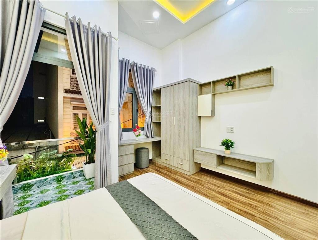 Nhà đường 6,5m ngay thạch thị thanh  quận 1. 82.4m2 đang cho thuê 25triệu. ngay chợ tân định