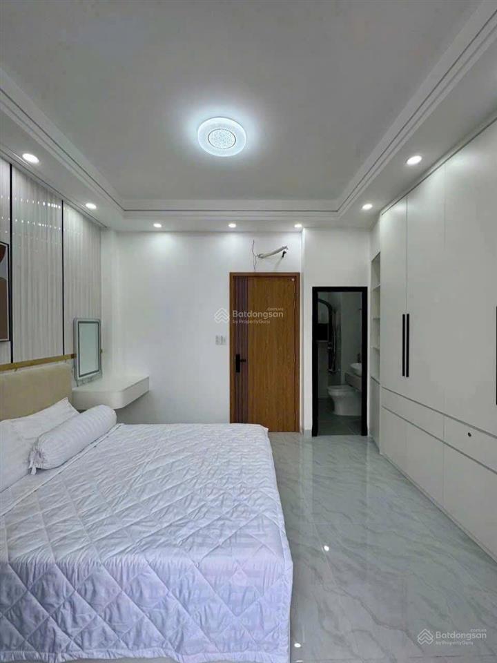 Bán gấp nhà sẵn hợp đồng cho thuê 18triệu/th. đường tân phướcp7q11 gần chợ thiếc. 3tỷ100 dt 79m2