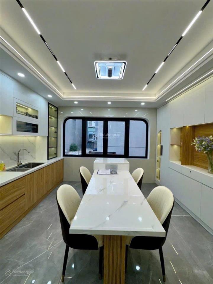 Bán gấp nhà sẵn hợp đồng cho thuê 18triệu/th. đường tân phướcp7q11 gần chợ thiếc. 3tỷ100 dt 79m2