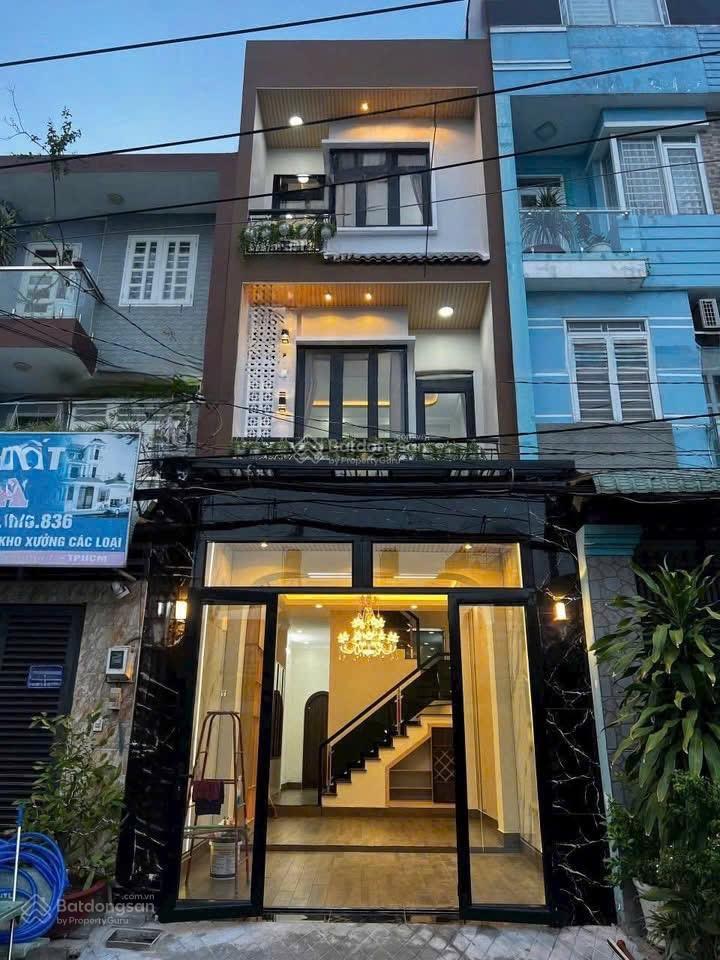 Cô lý về quê cần bán nhà ngô thời nhiệmq3, gần bệnh viện da liễu. 3tỷ960/65m2 đang cho thuê 25tr